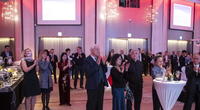 2021/12/04 理事長及理監事等人聯袂參加奧地利 台北辦事處舉辦之年終聖誕感恩餐會